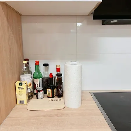 Moden In With Free Parking Apartment *