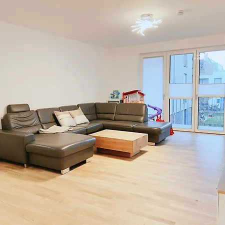 Apartment Moden In With Free Parking *