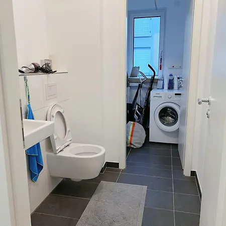 Apartment Moden In With Free Parking