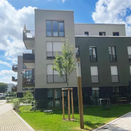 Moden In With Free Parking